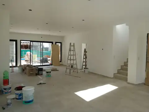 Casa en Venta en Pilar Del Este - Santa Elisa, USD 230.000
