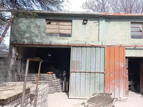 VENTA GALPON EN TOLEDO CORDOBA APTO COMERCIAL