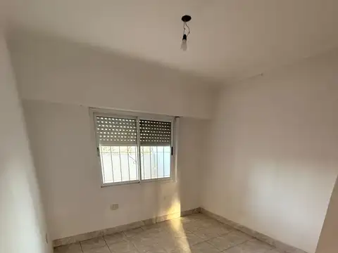 Impecable departamento 3 ambientes por escalera Quilmes Oeste
