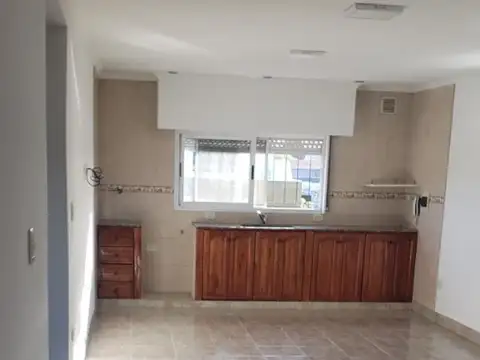 Impecable departamento 3 ambientes por escalera Quilmes Oeste