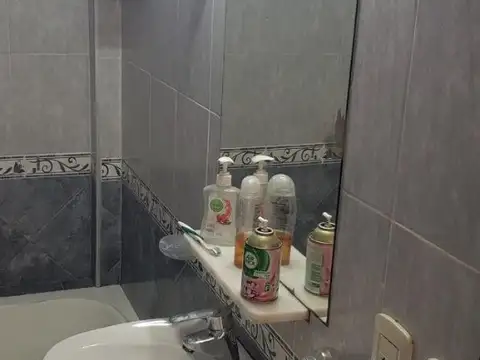 Impecable departamento 3 ambientes por escalera Quilmes Oeste
