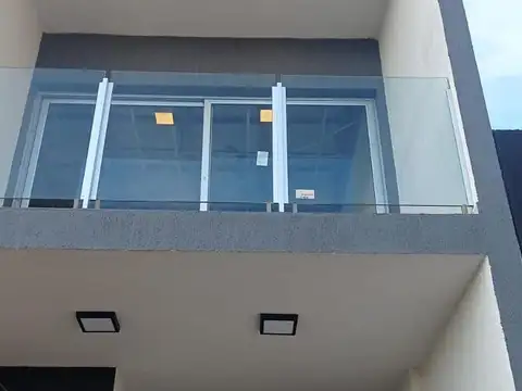 Casa en Venta con 5 cocheras
