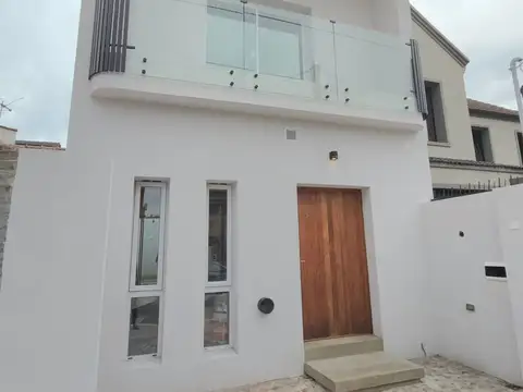 Casa en Venta en Martínez, USD 350.000