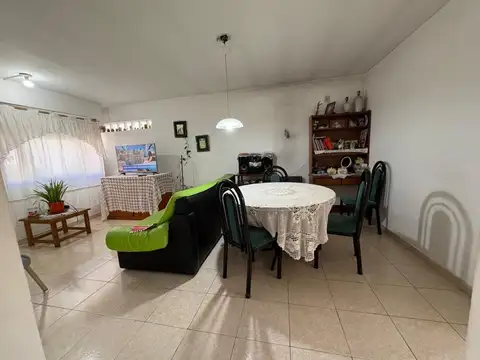 Depto Tipo Casa en Venta de 4 dormitorios