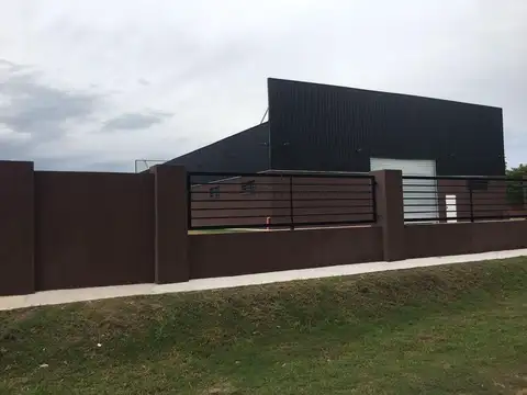 Local en Venta en Pilar Centro, USD 690.000