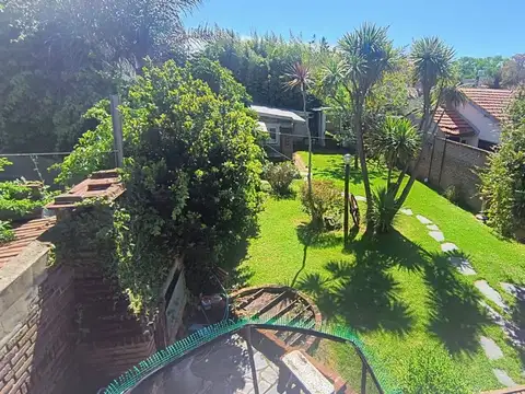 VENTA Casa 5 ambientes  parque quincho en Caisamar