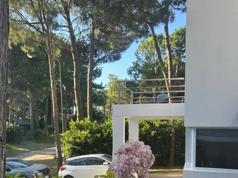 Casa en Venta con 4 cocheras