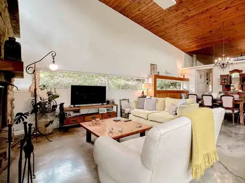 Casa 5 ambientes con 2 baños