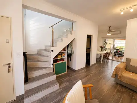 Casa 5 ambientes con 1 baño