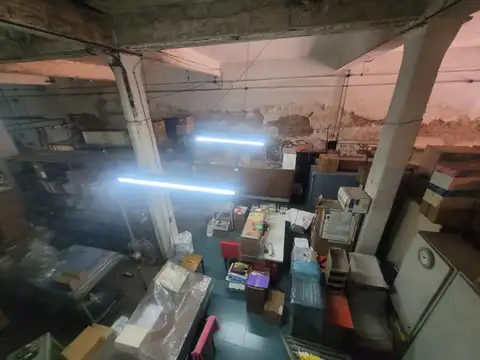 AMPLIO GALPON - FONDO LIBRE - TECHOS ALTOS - ENTRADA VEHICULO - FOZAS - A REFORMAR - OPORTUNIDAD  