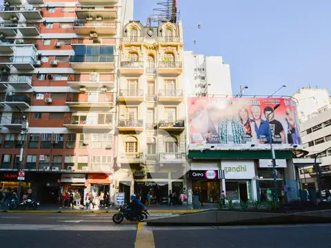 Av Corrientes  al 1600