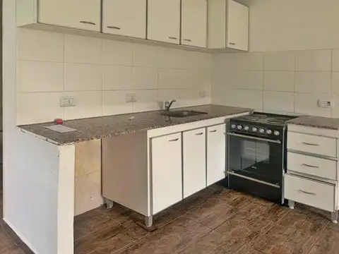Depto Tipo Casa en Venta en Castelar, USD 41.900