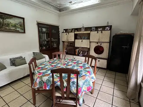Casa 4 Ambientes + Depto en Venta en Ramos Mejia, GBA Oeste