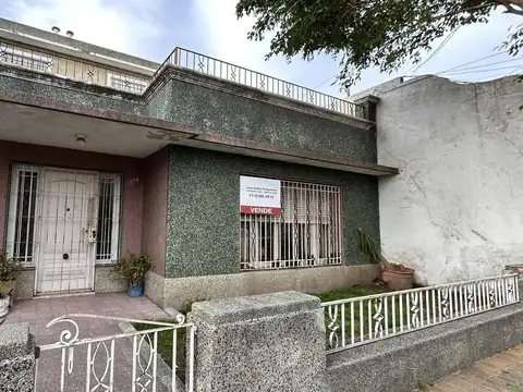 Casa 4 Ambientes   Depto en Venta en Ramos Mejia, GBA Oeste