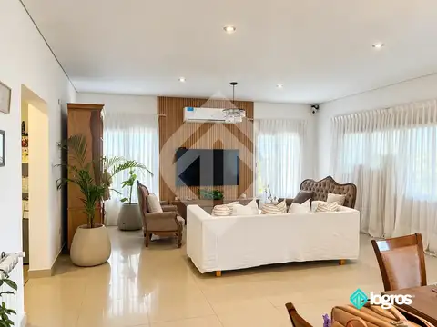 Casa en Venta en Jardines De San Lorenzo, USD 400.000
