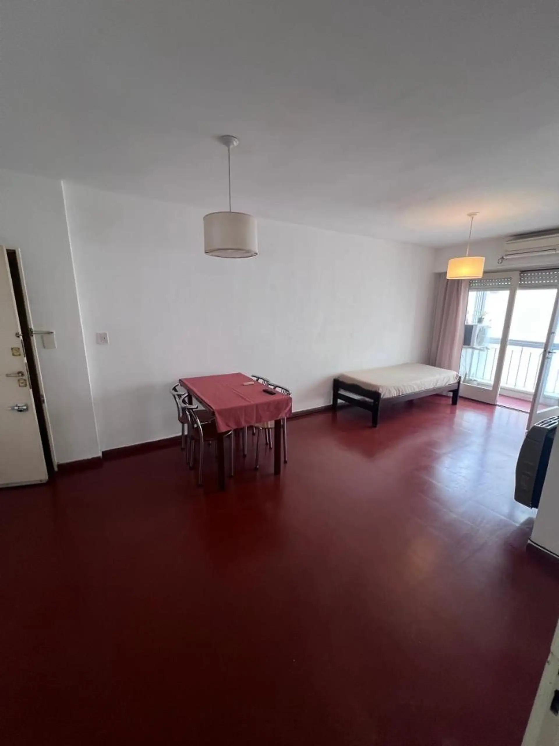 Depto 2 amb, 47m² en Plaza Mitre con balcón cerrado