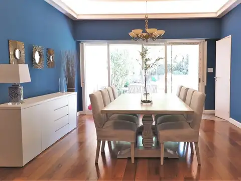 Casa 5 ambientes con 3 baños