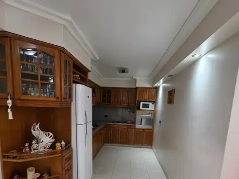 Oficina en Alquiler en Lomas del Mirador, $ 600.000