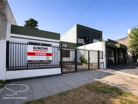 Casa 4 ambientes a refaccionar sobre lote de 8,66 x 37 m