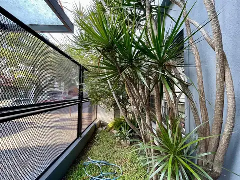 Venta Casa 5 ambientes quincho jardin garage
