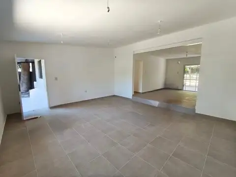 VENTA CASA VILLA ALLENDE 3 DORM CON GALPON