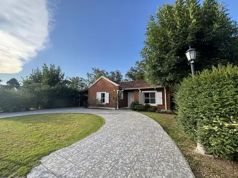 CASA EN VENTA EN SOLES DEL PILAR