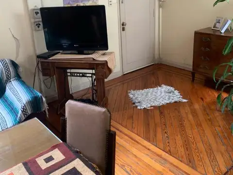 Azcuenaga 700 , Piso 2º