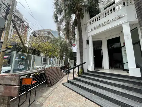 Local en Alquiler en Olivos, USD 4.800