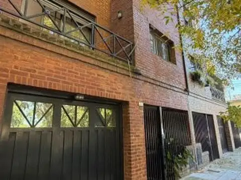 PH en Venta. 3 Ambientes con Cochera y Quincho. Sin expensas. Barracas