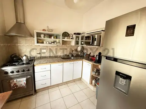 VENTA | PH AMPLIO AL FRENTE | Moron sur | Evalua permuta