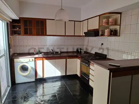 CASA VENTA PIÑEYRO 5 AMBIENTES CON COCHERA Y TERRAZA