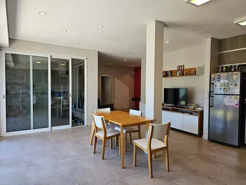 CASA 5 AMBIENTES VENTA  LOMAS DE ZAMORA
