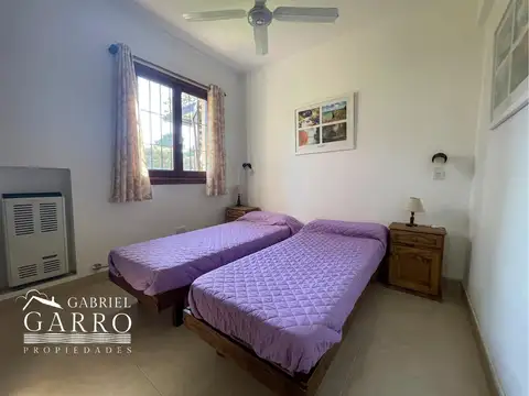 Casa 4 ambientes con 2 baños