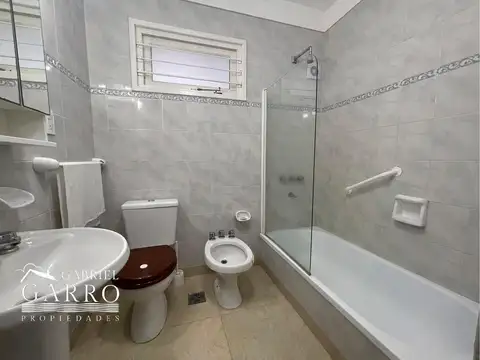 Casa en Alquiler Temporal con 6 cocheras