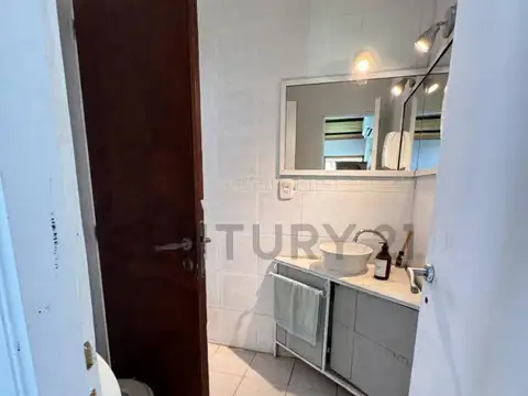 Departamento en Venta en Villa Parque Sicardi, USD 110.000