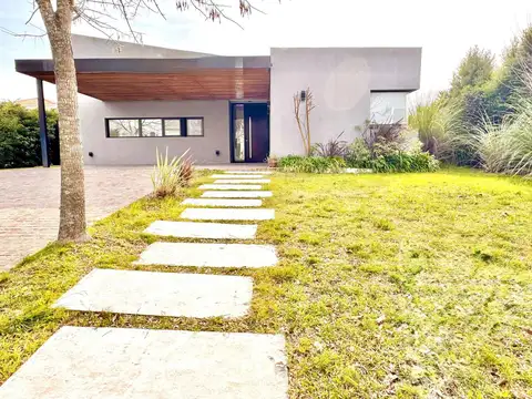 Casa en Venta en El Cantón - Barrio Puerto, USD 240.000