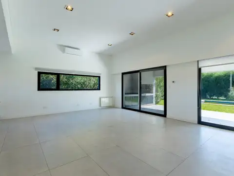 Casa en Venta en El Cantón - Barrio Puerto, USD 240.000