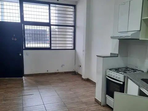 Depto Tipo Casa en Alquiler de 3 ambientes