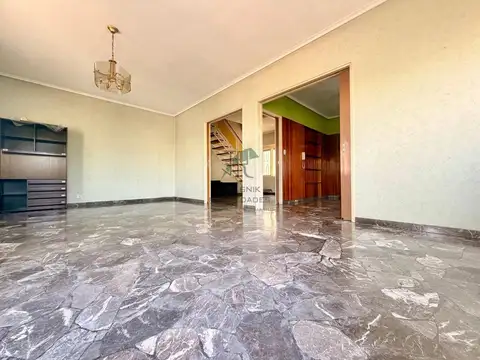 CASA IDEAL 2 FAMILIAS SUPERLUMINOSA IMPECABLE