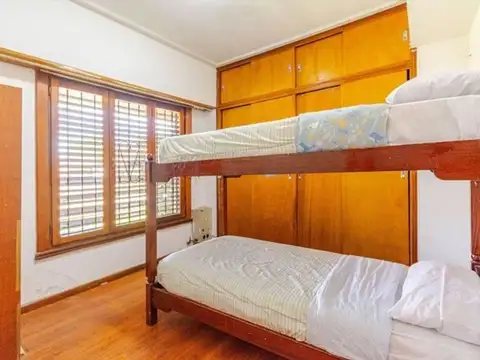 Casa en Alquiler con 1 cochera