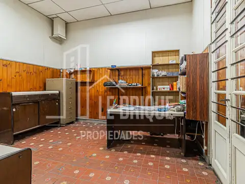 Casa 8 ambientes con 4 baños