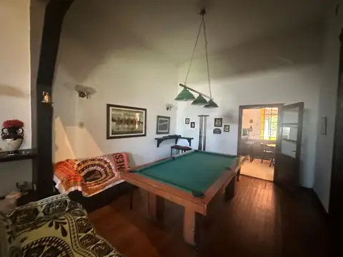 Casa Chalet  en Venta en Caseros, Tres de Febrero, G.B.A. Zona Oeste