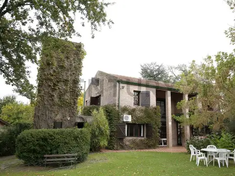 Casa en Venta en Manuel B Gonnet, USD 420.000