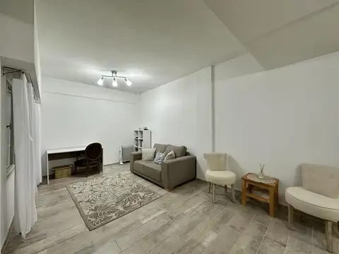 Venta Oficina Belgrano Refaccionada a Nueva Amoblada