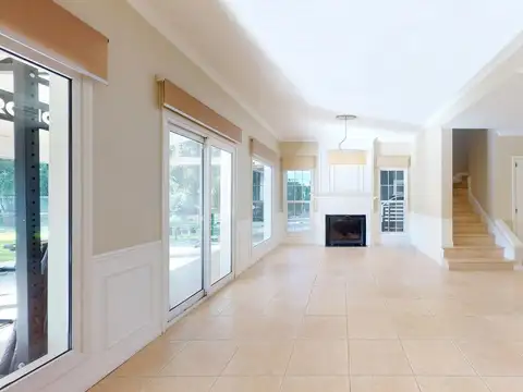 Casa 7 ambientes con 3 baños