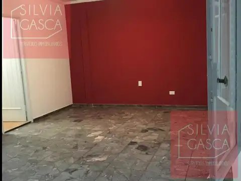 Alquiler PH 4 ambientes -Alquiler-Flores-con Toilette, Patio con parrilla.