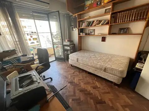 Venta. 3 Ambientes c/Dependencia. Rivadavia 5400.