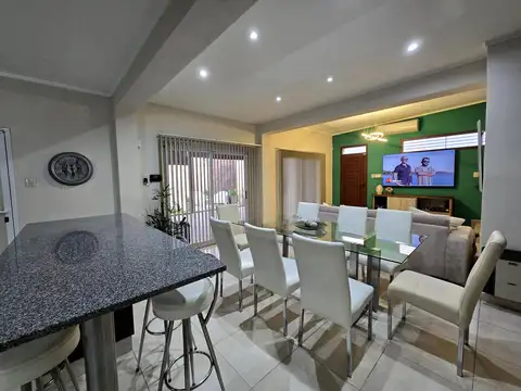 Casa 4 ambientes con 1 baño