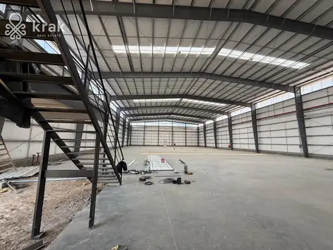 Depósito en alquiler de 1700 m2 en Escobar a estrenar con oficina