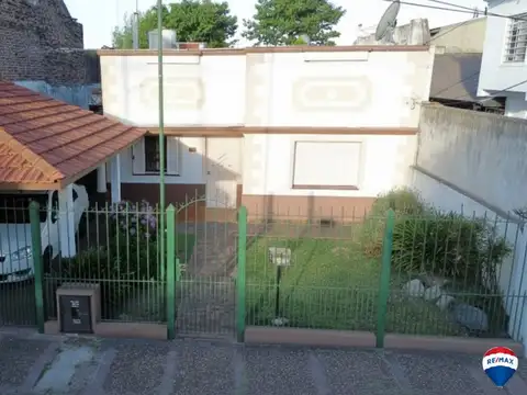 Venta Casa 4 ambientes c/ cochera y parque Quilmes